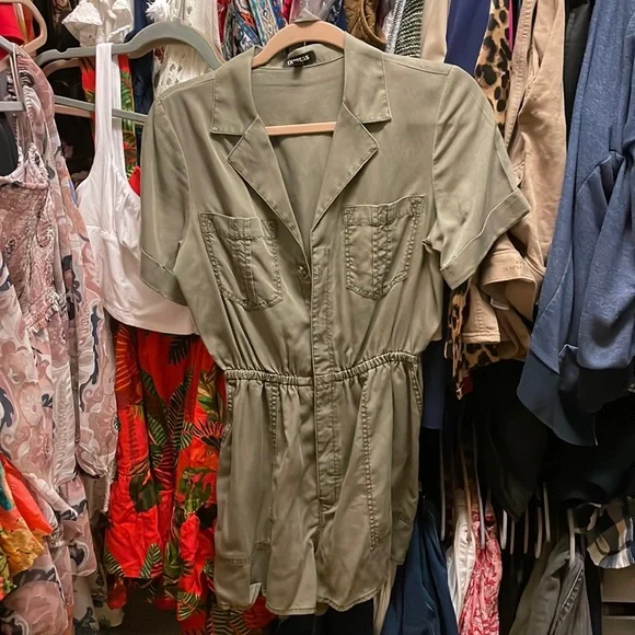 Express olive green romper. Like new✨ - Picture 2 of 5